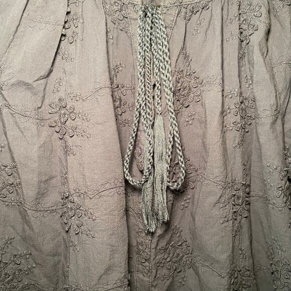 Driftwood Women's Small Navy Blue Eyelet Embroidered Floral Puff Peasant Blouse - Picture 5 of 10